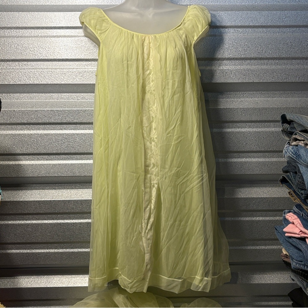 Vintage Miss Elaine Sunny Yellow Nightgown - Picture 5 of 5
